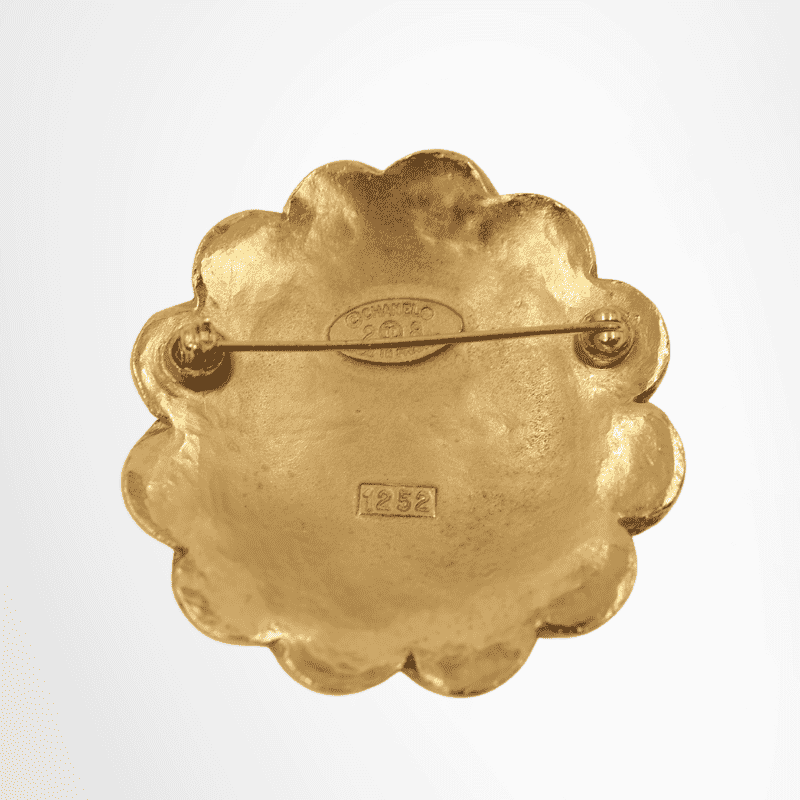 Chanel 1980-1990 CC Gold Plated Flower Coin Brooch – Pre-Owned Luxury Accessories – Antonio & Co Back View