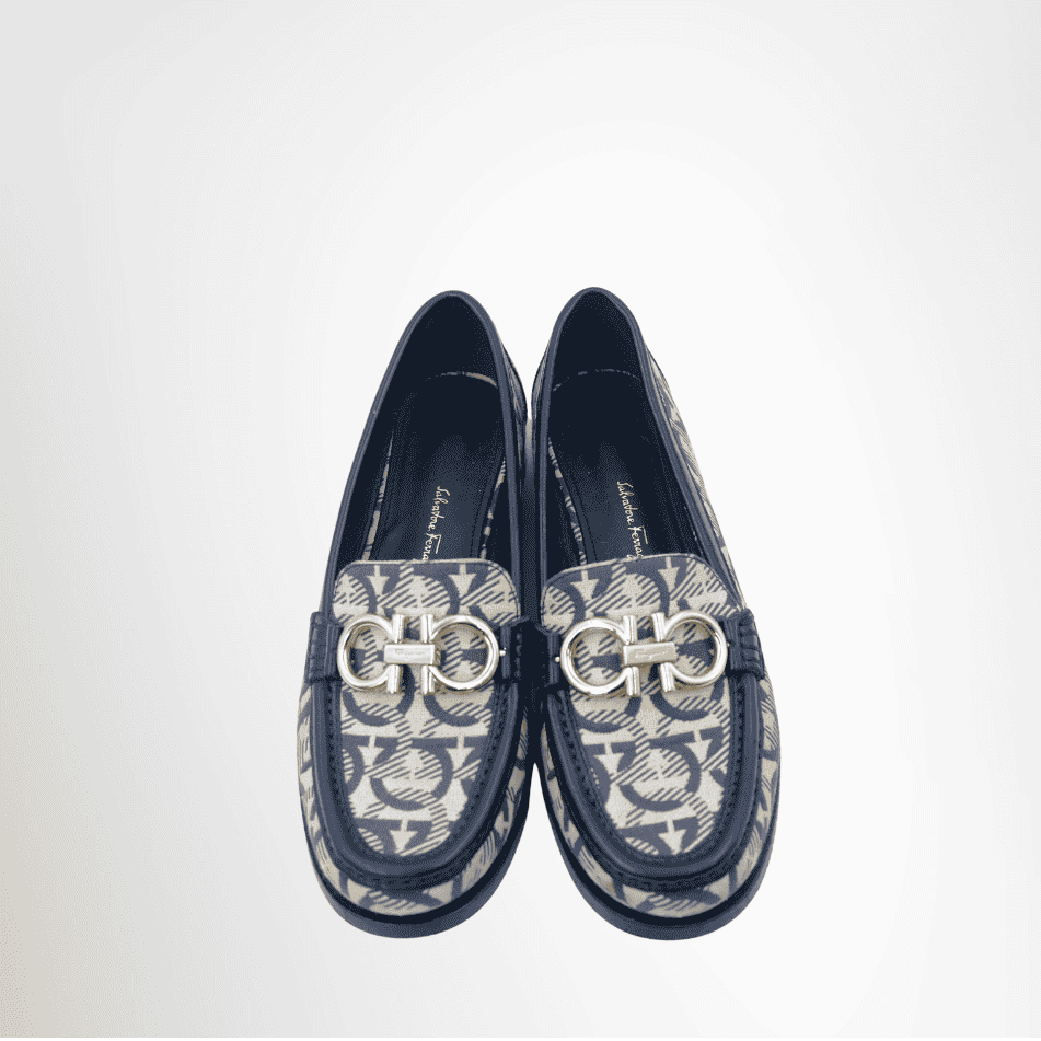 Salvatore Ferragamo Rolo Gancini Monogram Loafers – Size 6