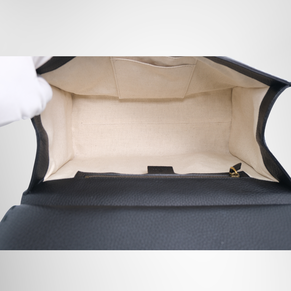 Gucci GG Marmont Leather Top Handle Bag – Pre-Owned Luxury Brand Bag – Antonio & Co – Interior View