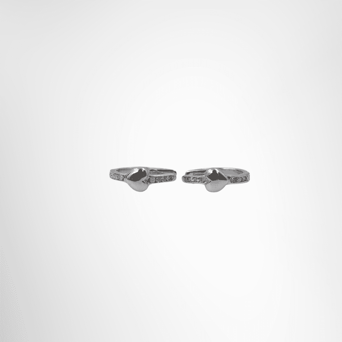 Heart Earring 14R WG 3.73g – Pre-Owned Luxury Brand Accessories – Antonio & Co - Wide View