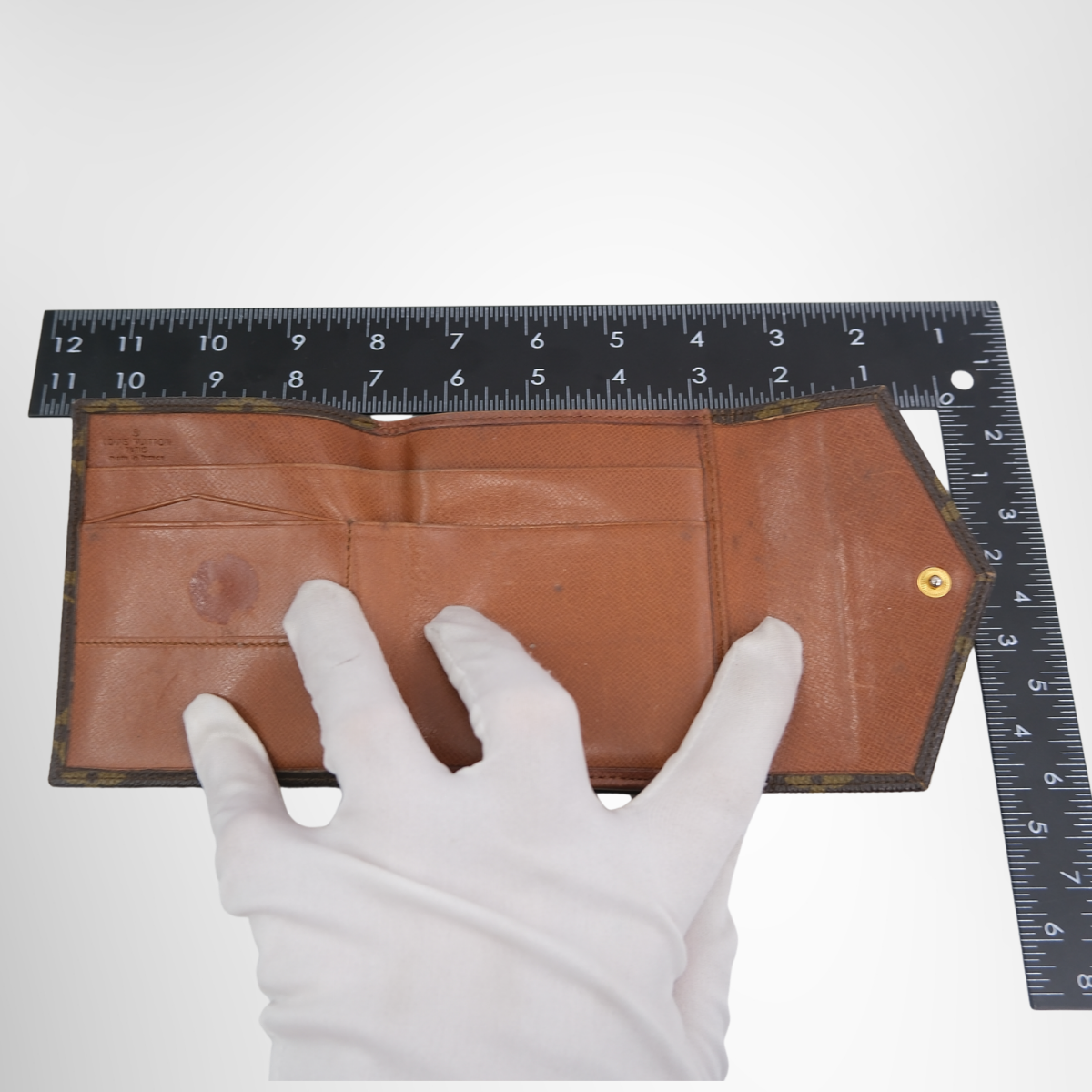 Louis Vuitton Bi-Fold W-Hook Wallet – Pre-Owned Luxury Brand Wallet – Antonio & Co – Measurement VIew 2
