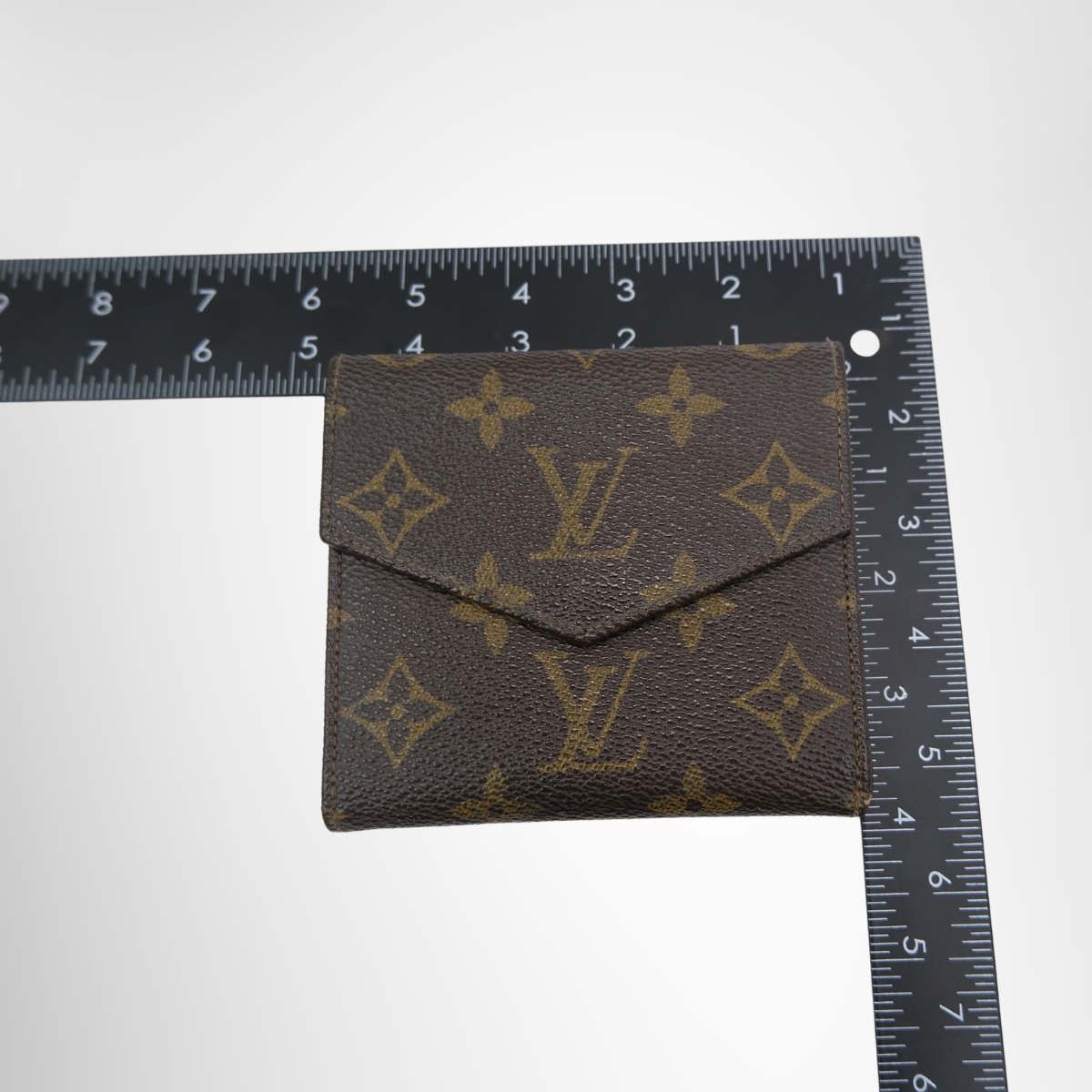 Louis Vuitton Bi-Fold W-Hook Wallet – Pre-Owned Luxury Brand Wallet – Antonio & Co – Measurement View