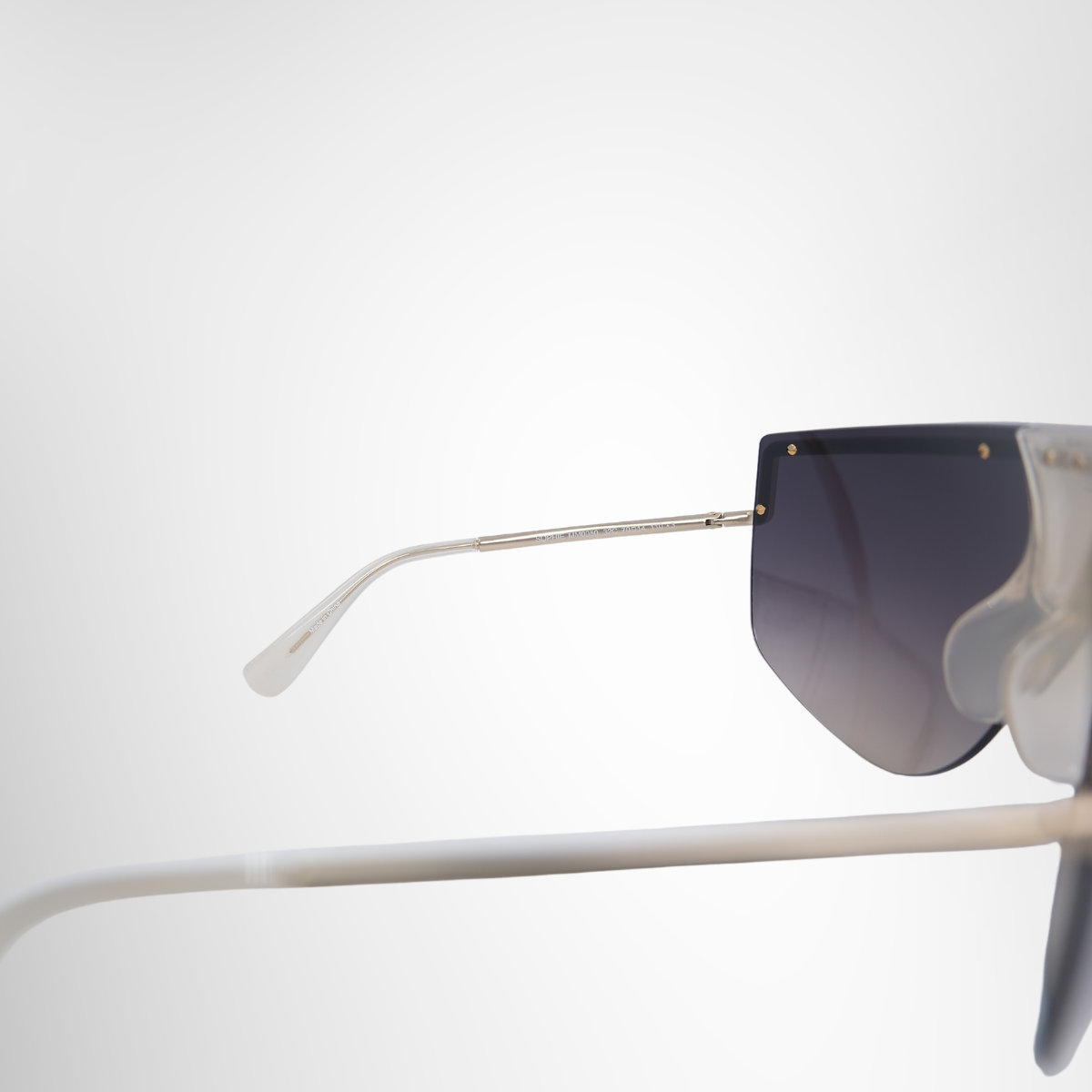 Max Mara Sophie MM0050 Sunglasses – Pre-Owned Luxury Eyewear – Antonio & Co – Interior View 2