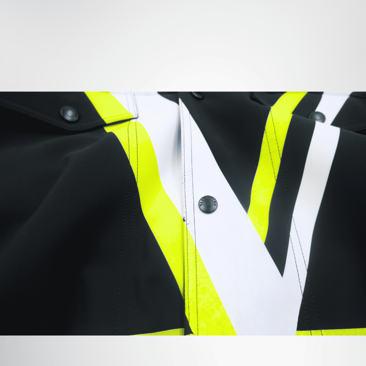 Valentino Black Nylon V-Logo Jacket – Pre-Owned Luxury Apparel – Antonio & Co Peeling 2