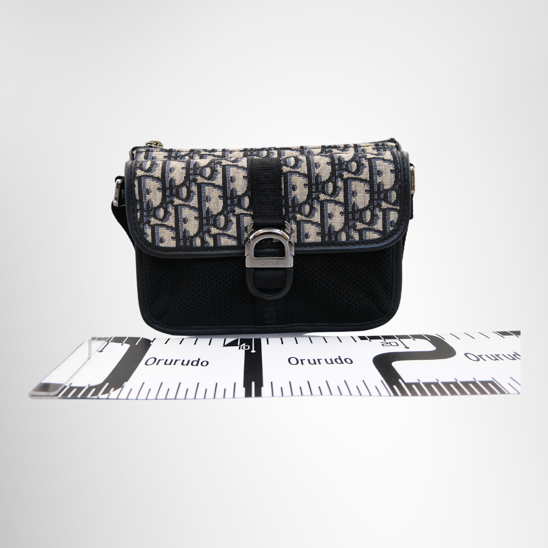 Jacquard 8 Canvas Shoulder Bag