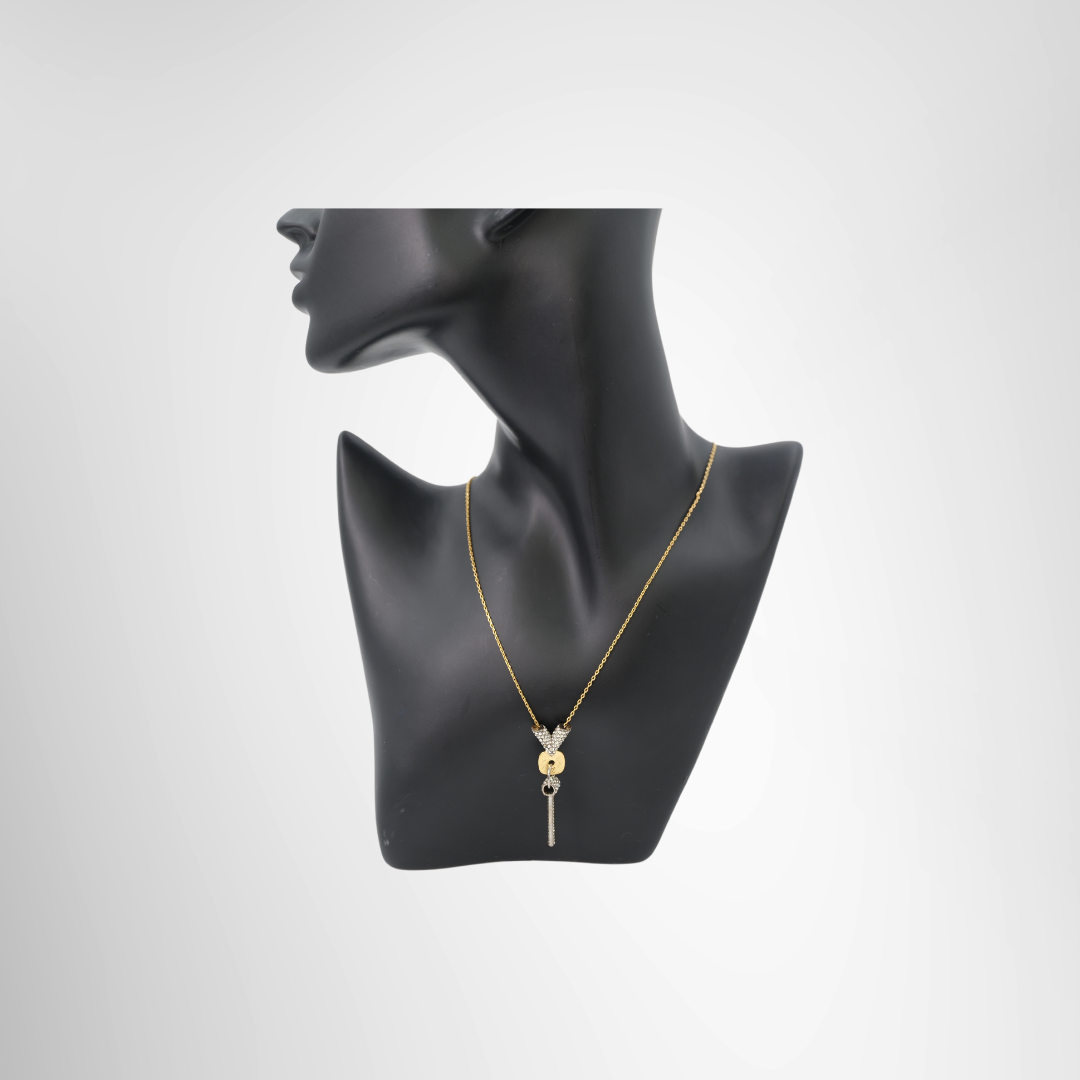 Essential V Strass Necklace