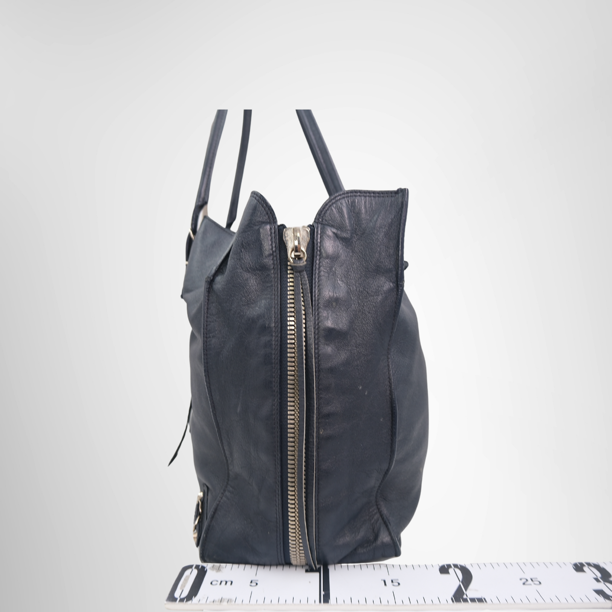 Balenciaga Le City M Tote Bag – Pre-Owned Luxury Brand Bag – Antonio & Co –Side View