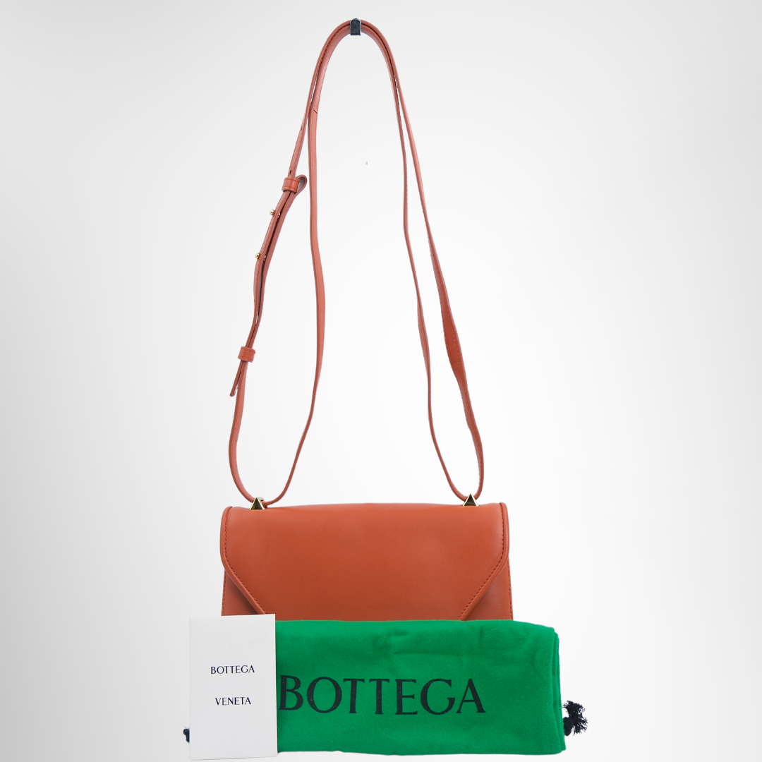 Mount Envelope Shoulder Bag