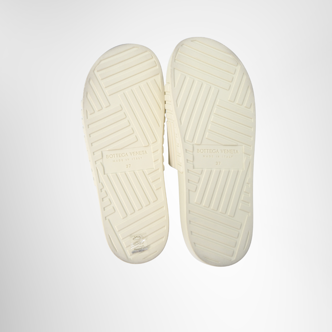 Bottega Veneta Rubber Slide Sandal Size 37 – Pre-Owned Luxury Shoes – Antonio & Co – Bottom View