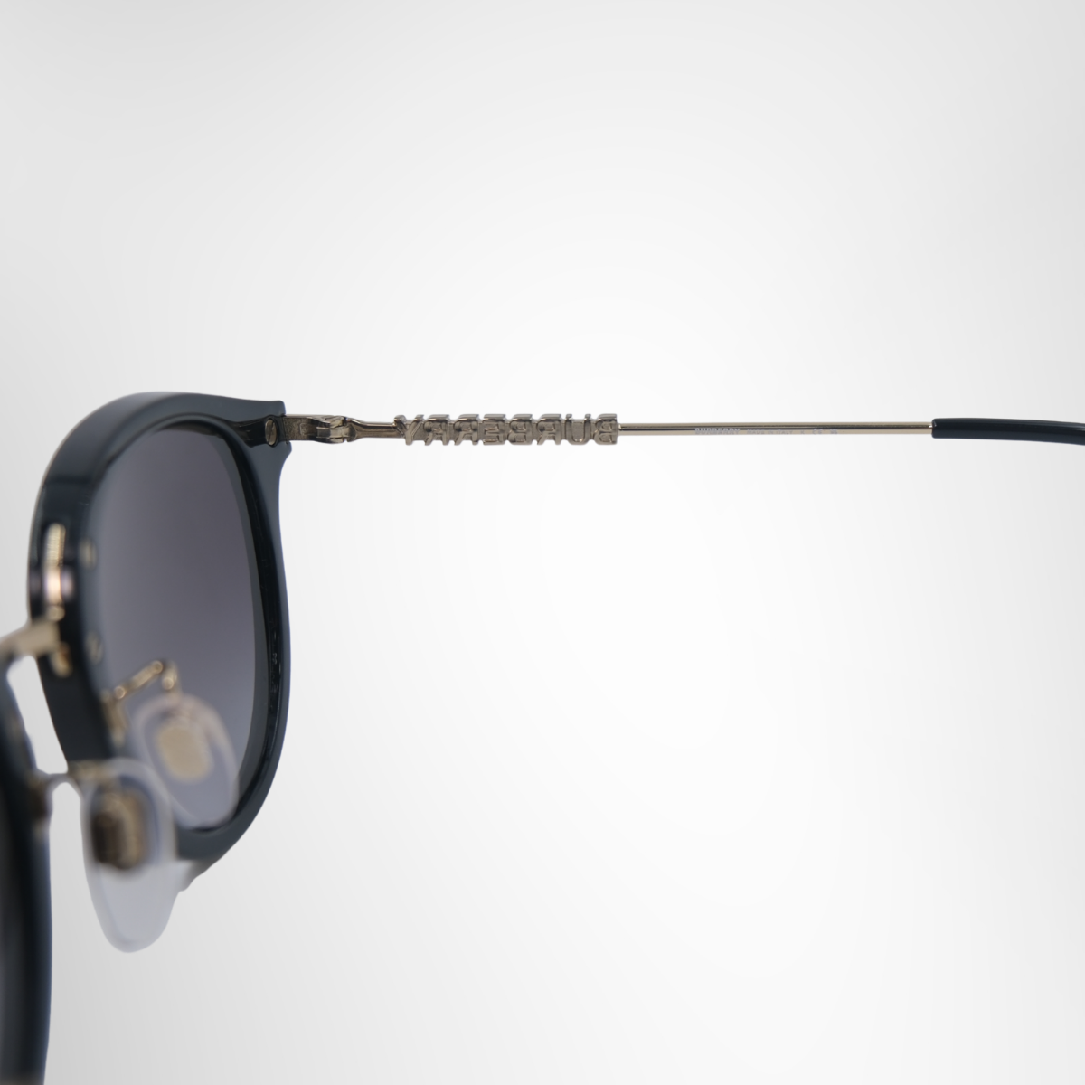 Burberry Kesley Sunglasses – Pre-Owned Luxury Brand Eyewear – Antonio & Co Right Interior View