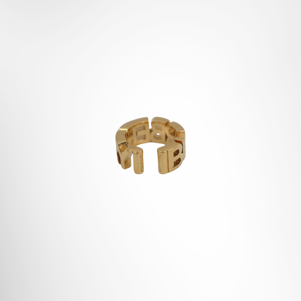 Burberry Logo Letter Ring – Pre-Owned Luxury Brand Accessories – Antonio & Co – Interior VIew 