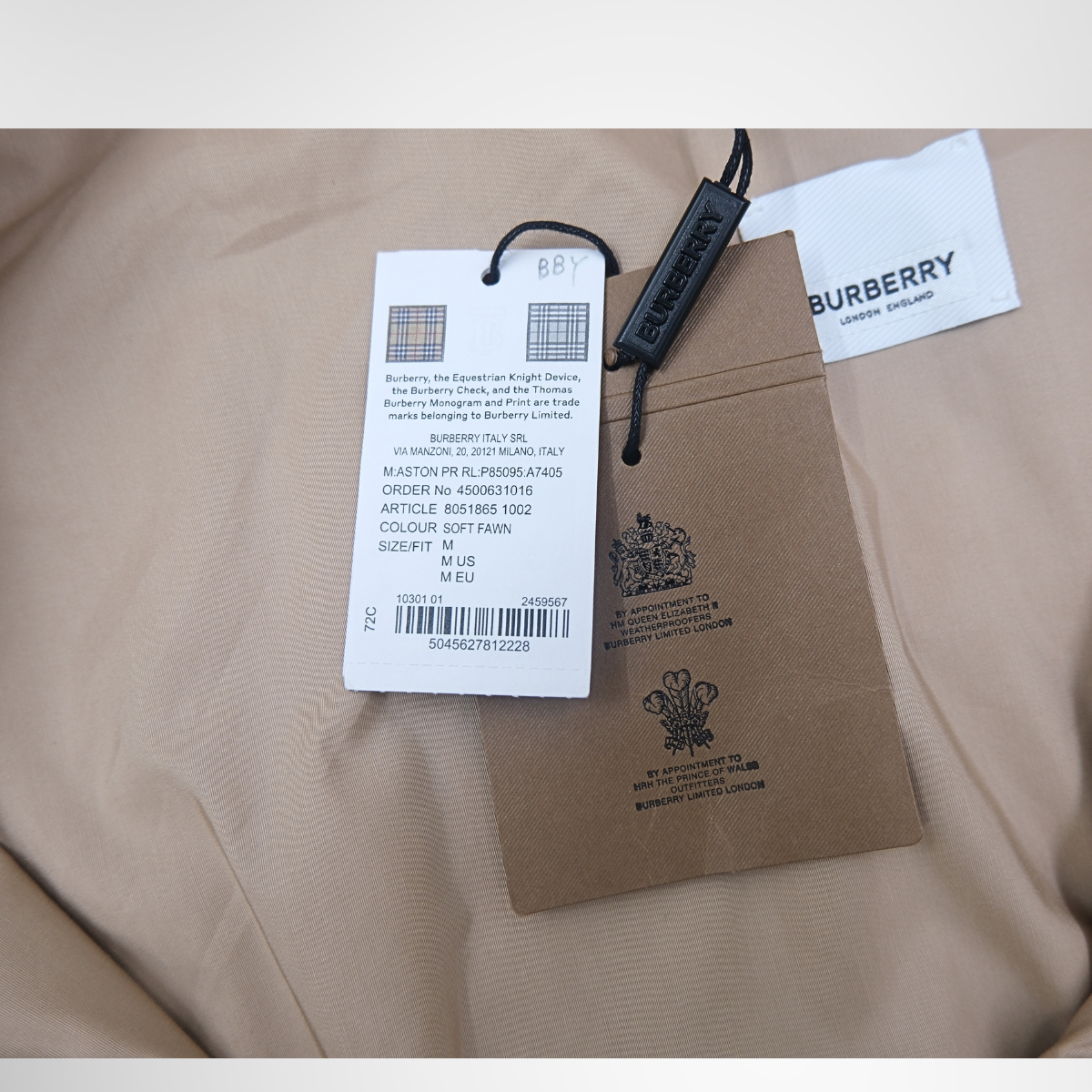 Burberry Mountain Hoodie Tops – Pre-Owned Luxury Brand Apparel – Antonio & Co Tag 2