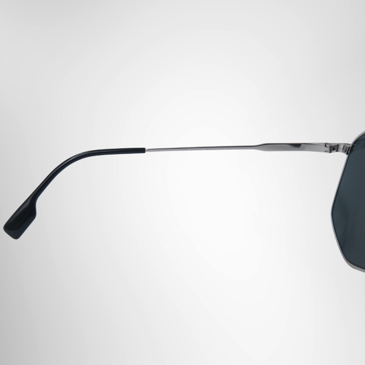 Burberry Ozwald Sunglasses – Pre-Owned Luxury Brand Eyewear – Antonio & Co Left Interior View
