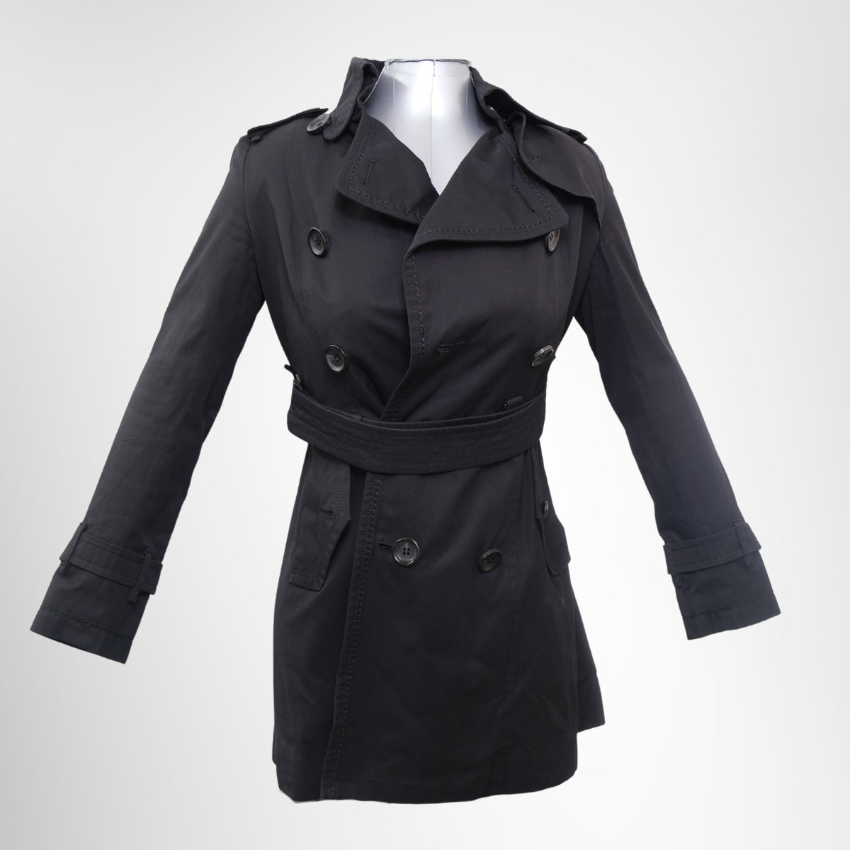 Burberry Short Kensington Heritage Trench Coat in Black – Pre-Owned Luxury Brand Apparel – Antonio & Co Front Page