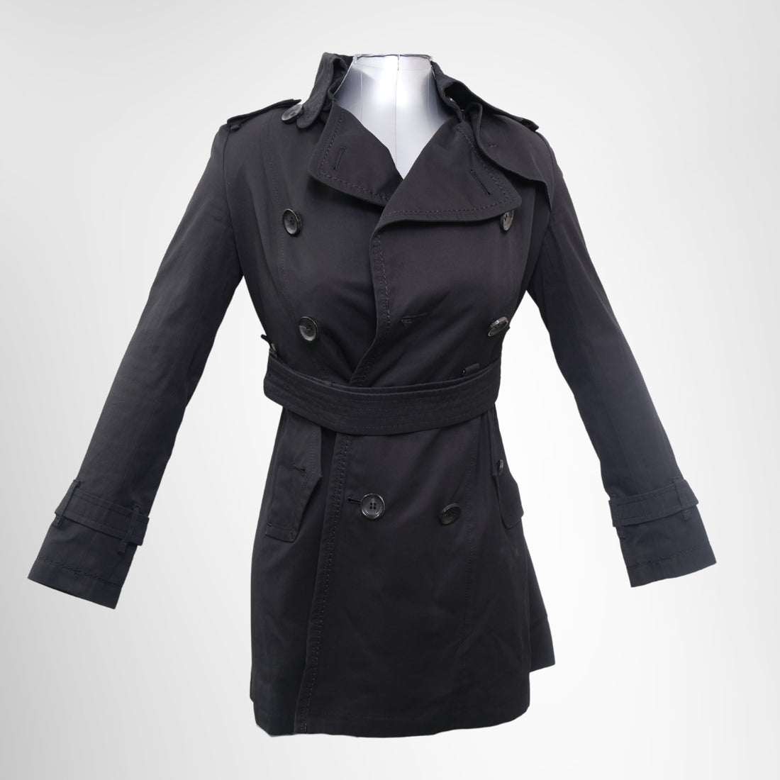 Burberry Short Kensington Heritage Trench Coat in Black – Pre-Owned Luxury Brand Apparel – Antonio & Co Front Page