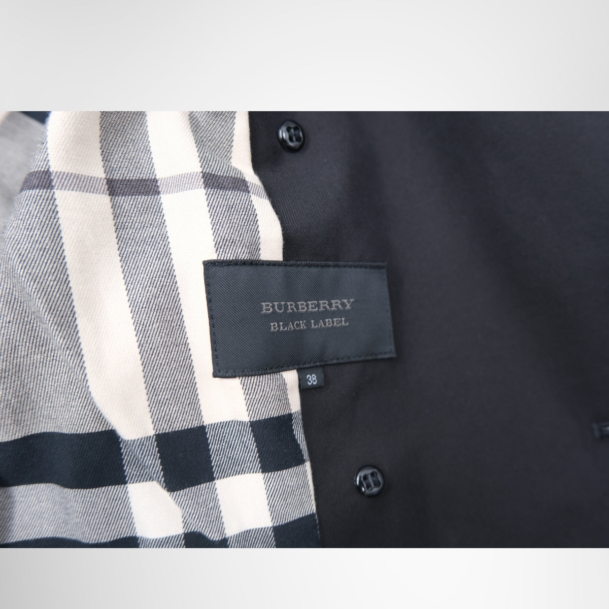 Burberry Short Kensington Heritage Trench Coat in Black – Pre-Owned Luxury Brand Apparel – Antonio & Co Tag 