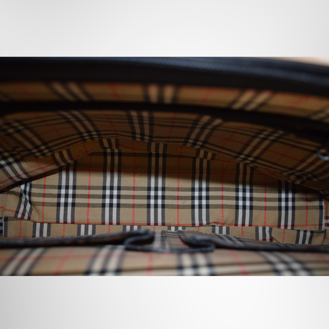 Burberry Preowned Luxury Bag Contrast Stitch Gold Plate Leather Business Tote Bag Interior View