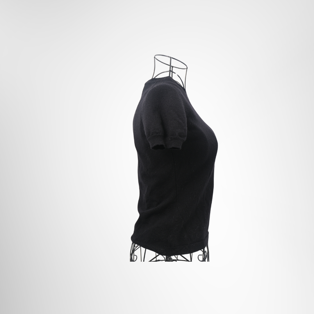 Burberry Preowned Luxury Knit Shirt Apparel Side View2 - Antonio & Co.