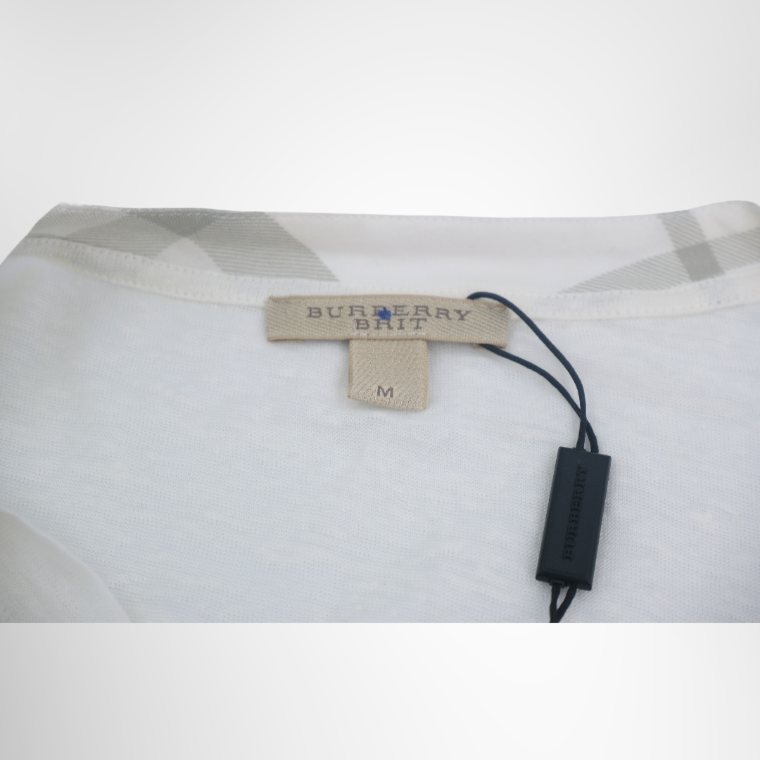 Burberry Preowned Luxury White T-Shirt Size M Apparel Shoulder - Antonio & Co.