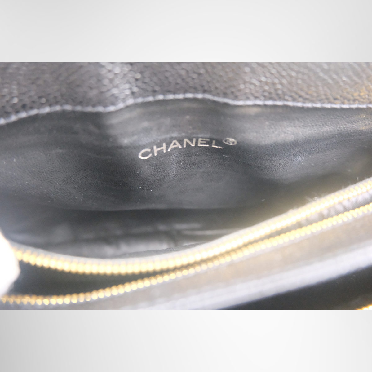 Chanel Bicolore Caviar Leather Tote Bag – Pre-Owned Luxury Bag – Antonio & Co Interior View 2