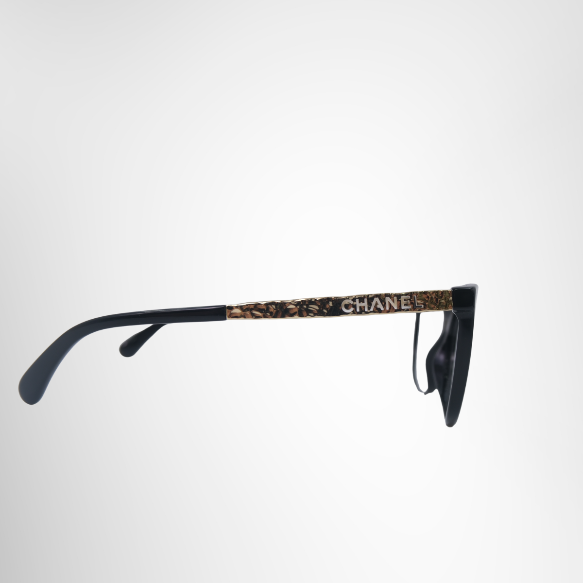 Chanel Cat Eye Prescription Glasses – Pre-Owned Luxury Brand Eyewear – Antonio & Co Exterior View
