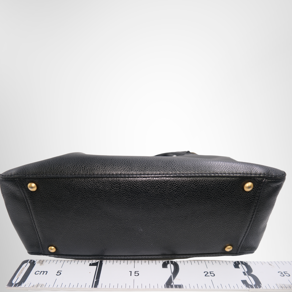 Chanel Caviar Timeless CC Shoulder Bag – Pre-Owned Luxury Brand Bags – Antonio & Co Bottom View