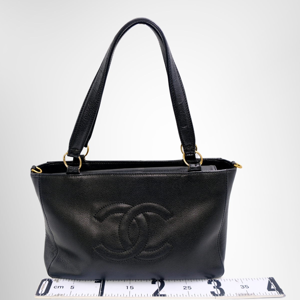 Chanel Caviar Timeless CC Shoulder Bag – Pre-Owned Luxury Brand Bags – Antonio & Co Front View