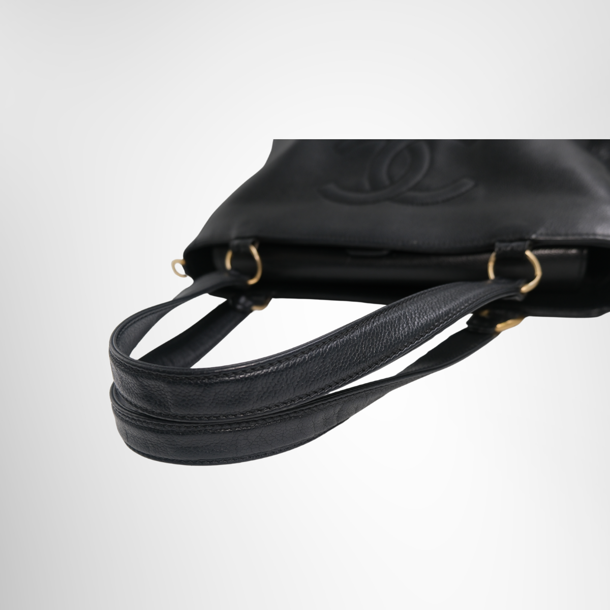 Chanel Caviar Timeless CC Shoulder Bag – Pre-Owned Luxury Brand Bags – Antonio & Co Handle 