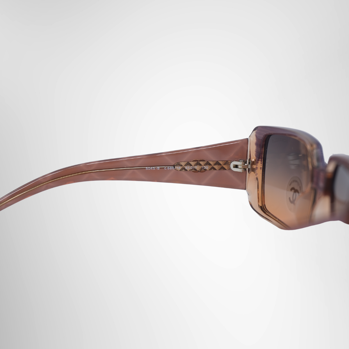 Chanel Quilted CC Rectangle Sunglasses – Pre-Owned Luxury Eyewear – Antonio & Co – Interior view 2