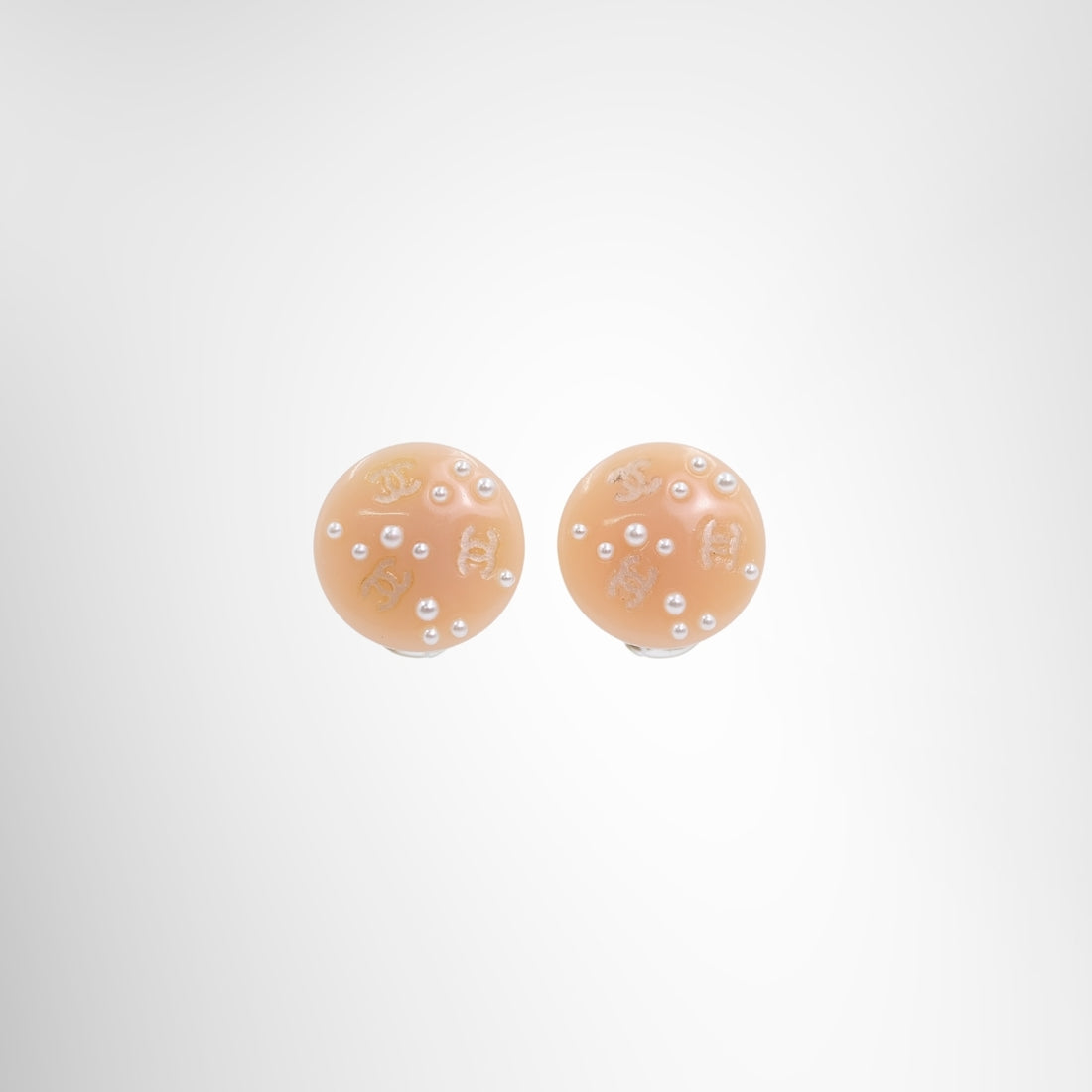 Chanel Vintage 03P Pink Resin Pearl CC Stud/Clip-On Earrings – Pre-Owned Luxury Accessories – Antonio & Co Front Page