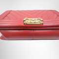 Chanel Chevron Boy Flap Bag – Pre-Owned Luxury Brand Bags – Antonio & Co Crack/peeling