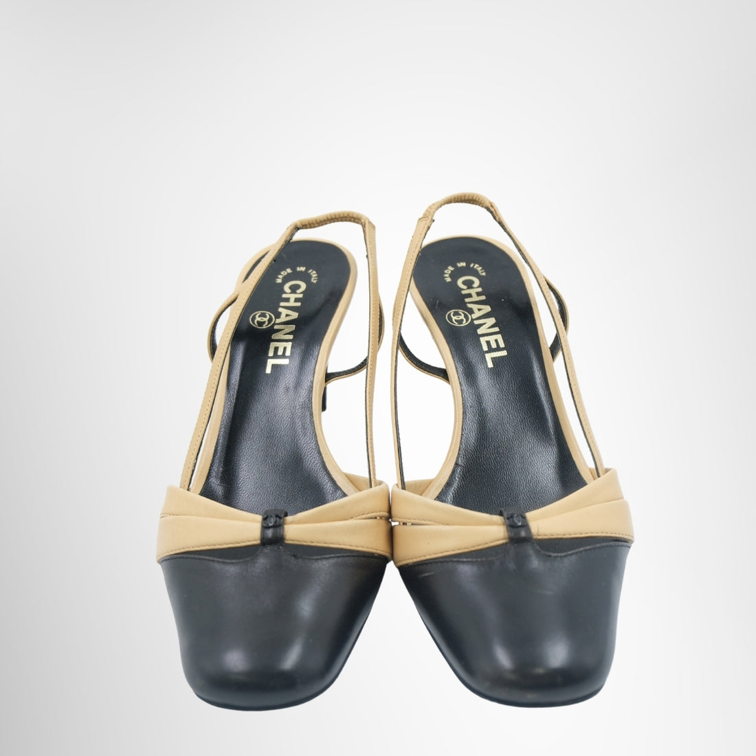 Chanel Vintage Two-Tone Bow Slingback Heels – Pre-Owned Luxury Brand Shoes – Antonio & Co Front Page