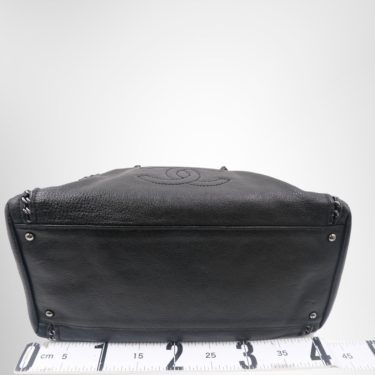Chanel Luxe Ligne Bowler Bag – Pre-Owned Luxury Brand Bags – Antonio & Co Bottom View