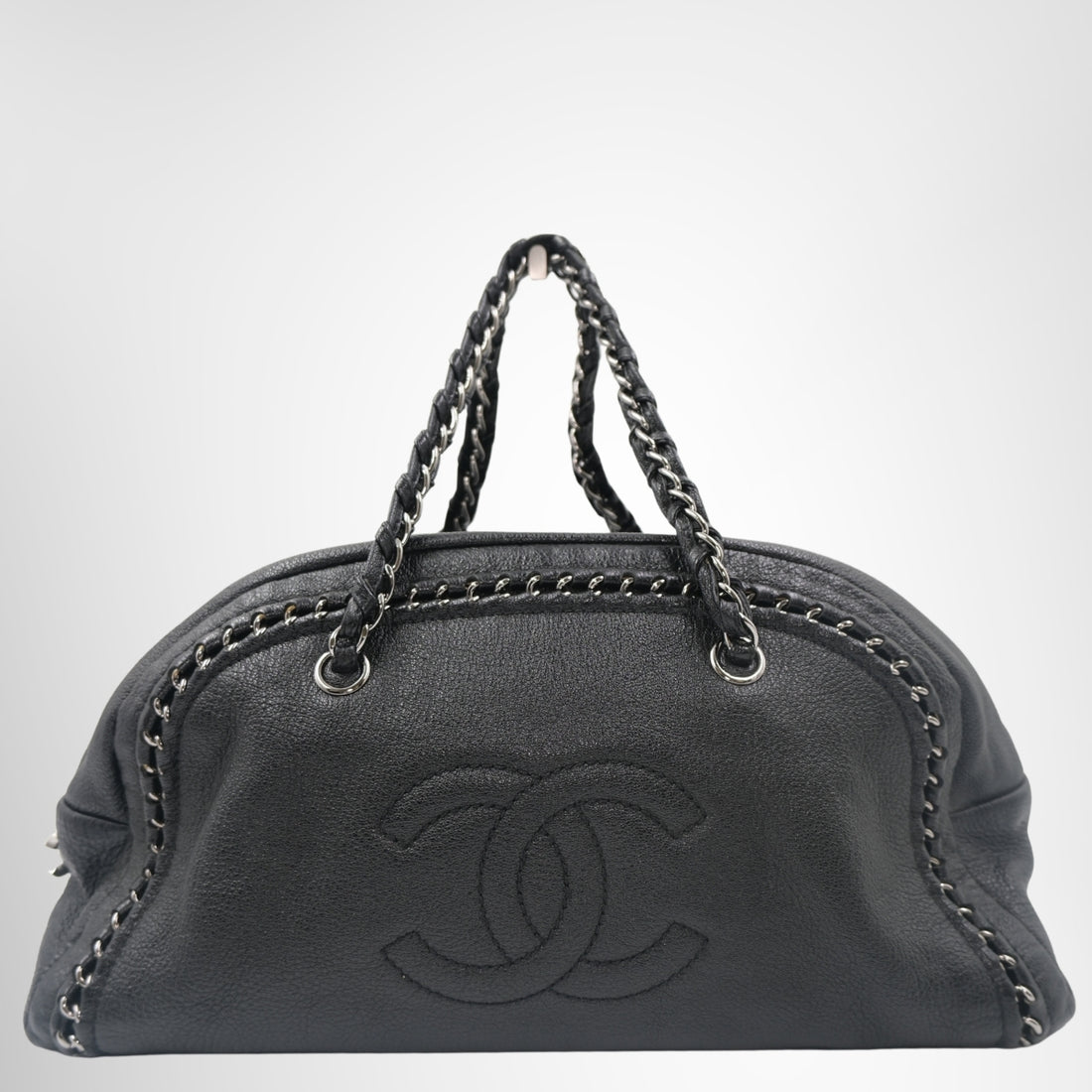 Chanel Luxe Ligne Bowler Bag – Pre-Owned Luxury Brand Bags – Antonio & Co Front Page
