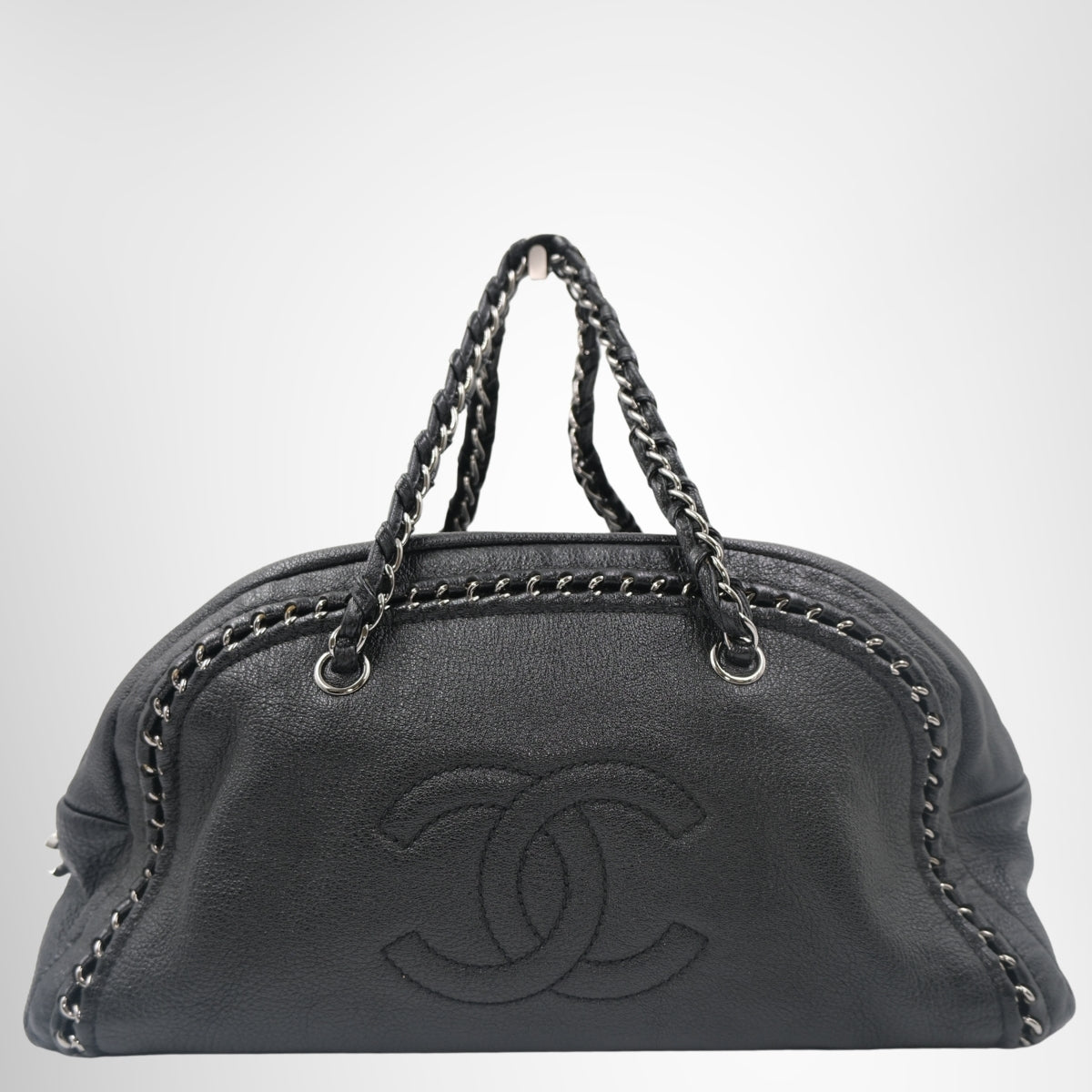 Chanel Luxe Ligne Bowler Bag – Pre-Owned Luxury Brand Bags – Antonio & Co Front Page