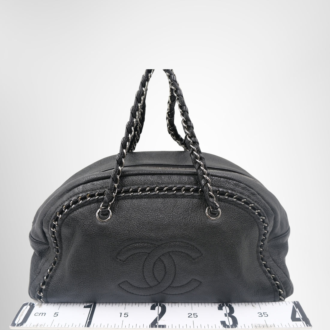 Chanel Luxe Ligne Bowler Bag – Pre-Owned Luxury Brand Bags – Antonio & Co Front Page