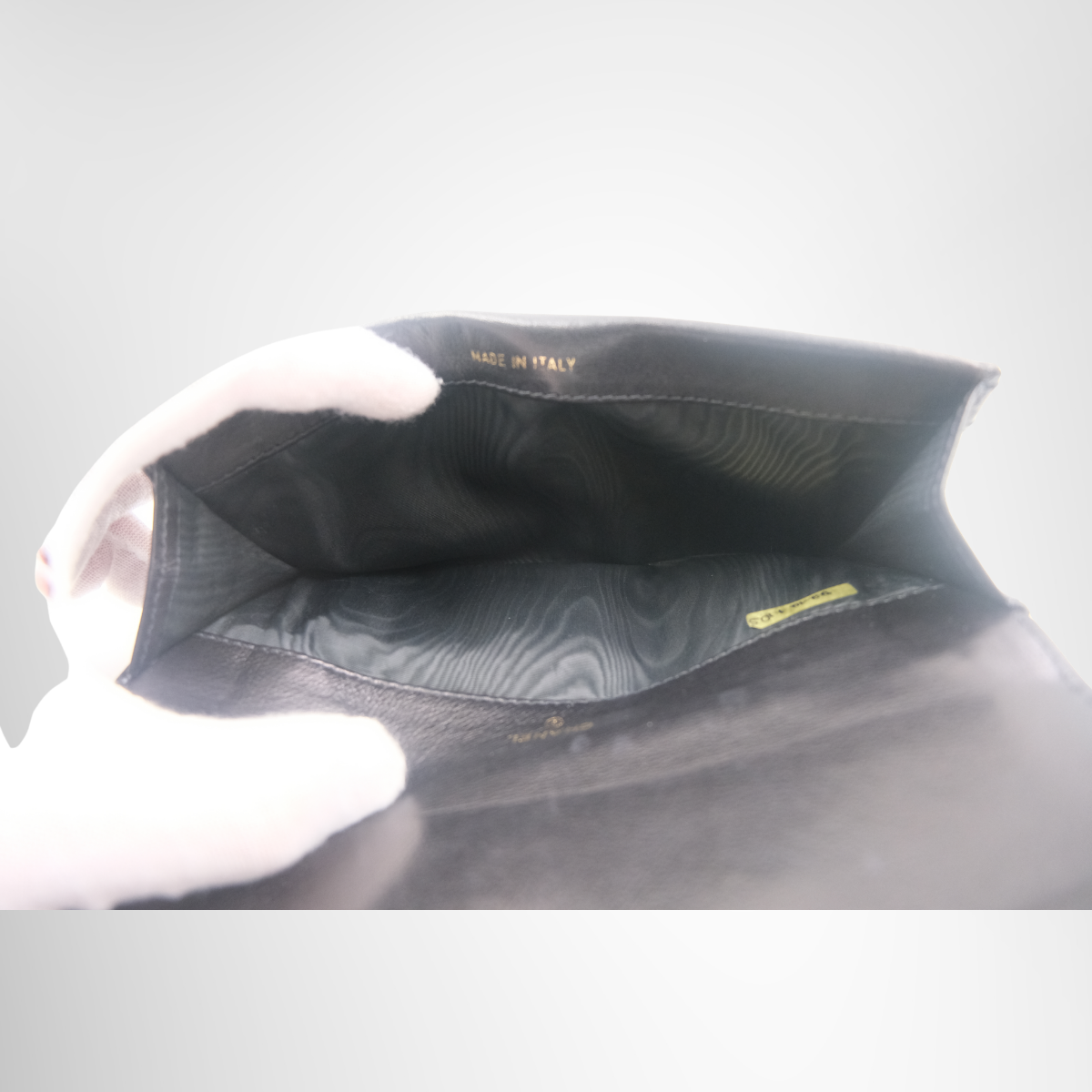 Chanel Timeless CC Caviar Long Flap Wallet – Pre-Owned Luxury Brand Bags – Antonio & Co Interior View 2