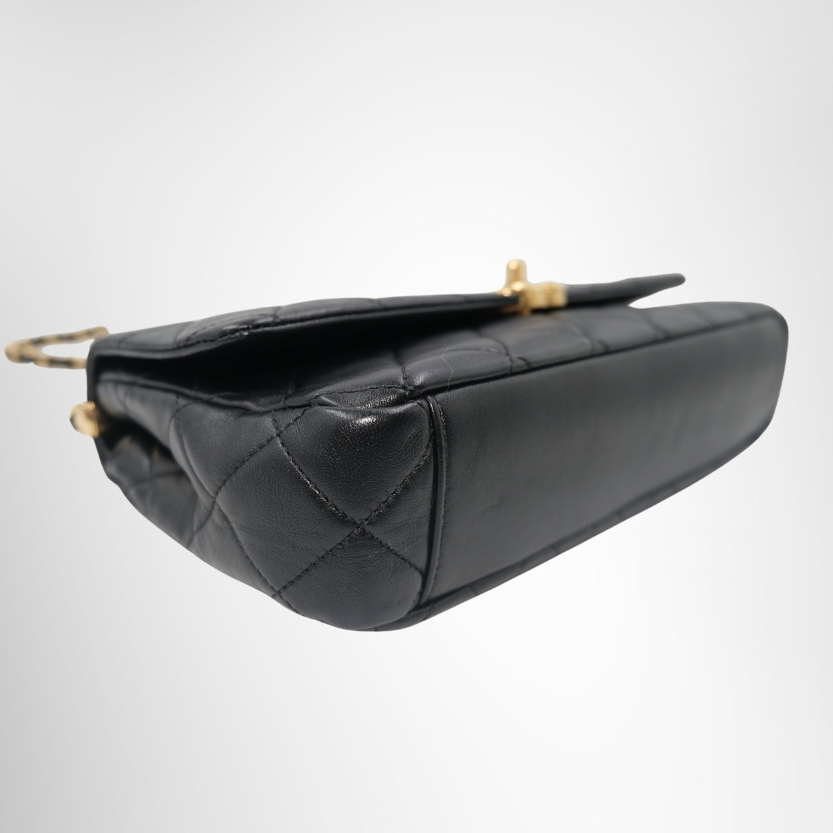 Chanel Top Handle Flap Bag – Pre-Owned Luxury Brand Bags – Antonio & Co Left Corner View 