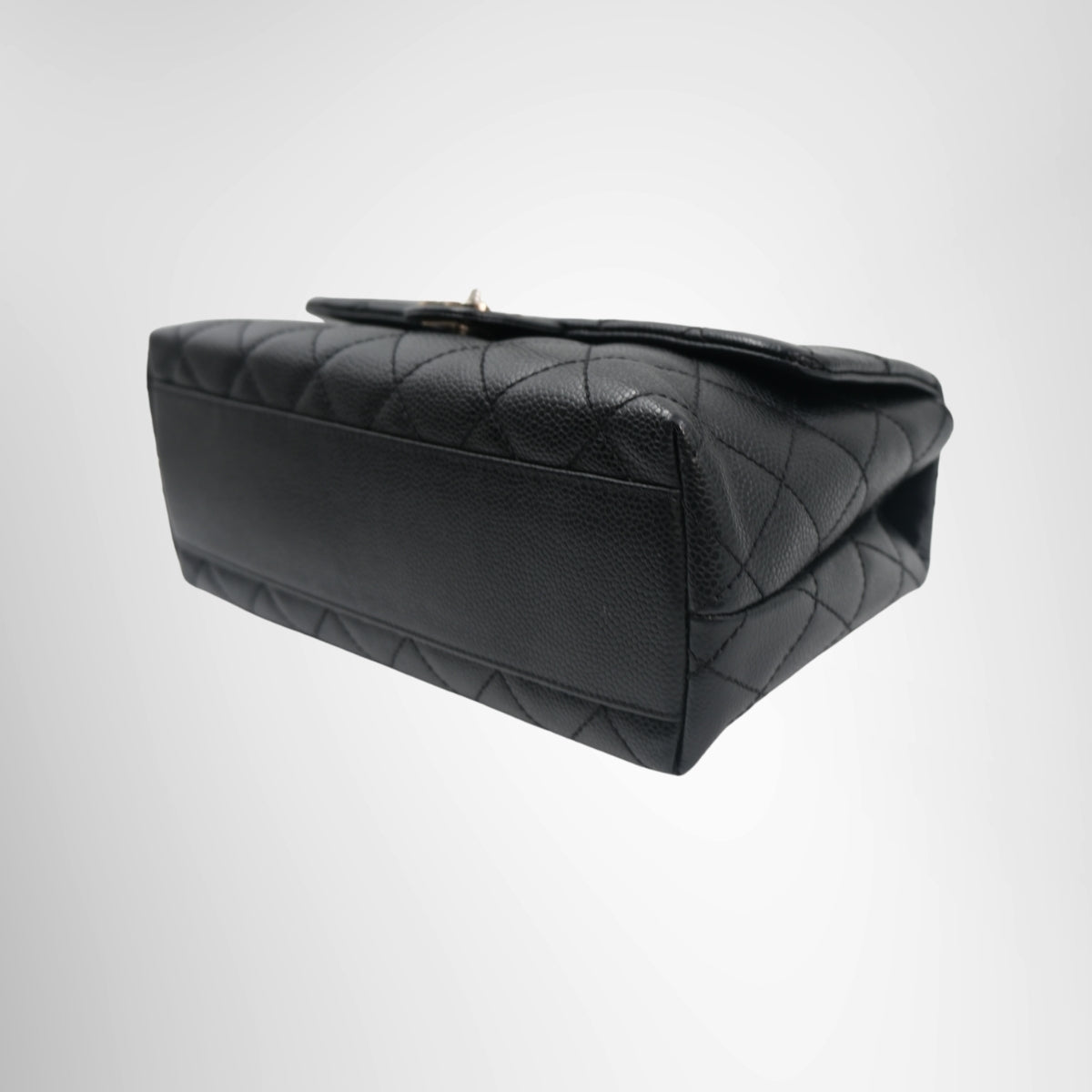 Top Handle Flap Bag – Pre-Owned Luxury Brand Bags – Antonio & Co Right Corner View