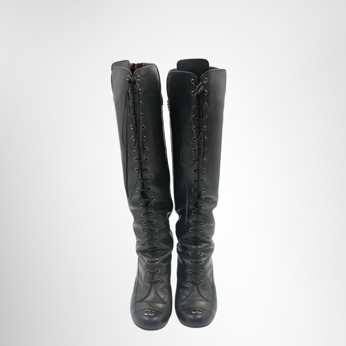Chanel Interlocking CC Logo Over-the-Knee Leather Lace-Up Boots – Pre-Owned Luxury Brand Shoes – Antonio & Co Front Page