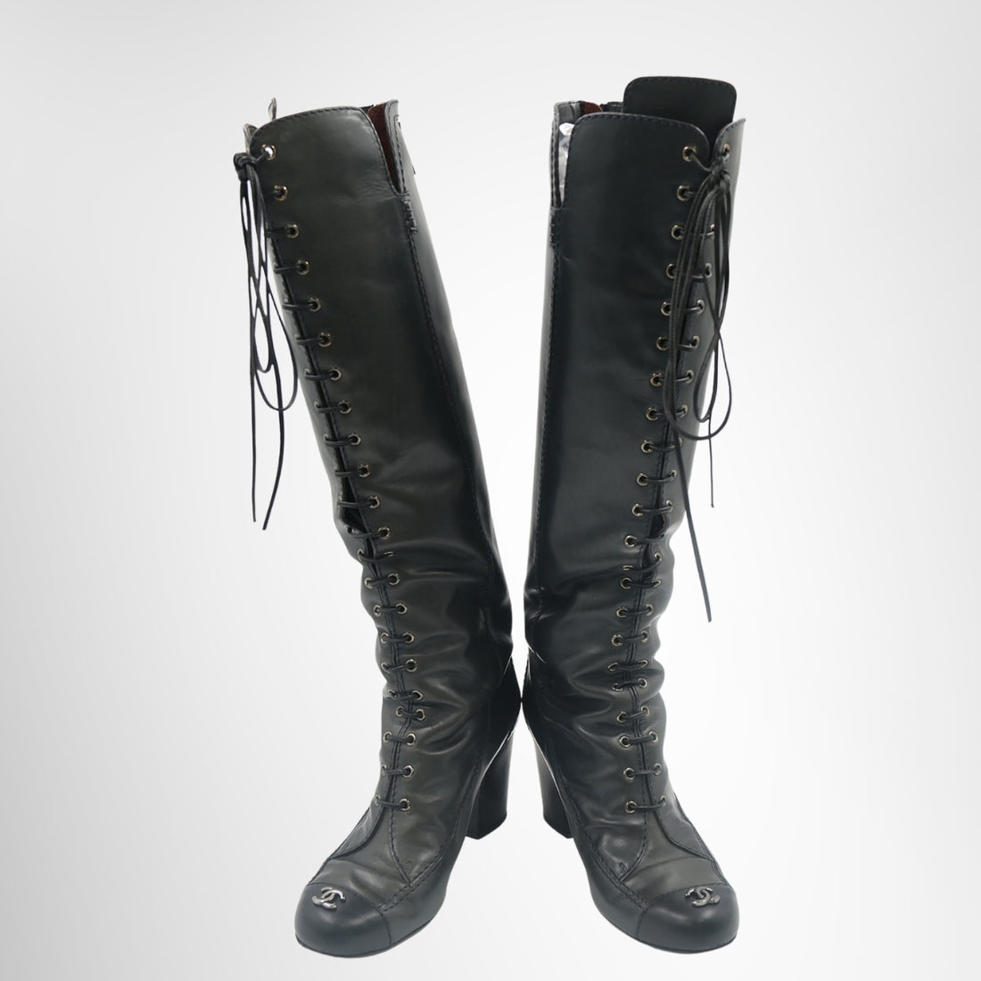 Chanel Interlocking CC Logo Over-the-Knee Leather Lace-Up Boots – Pre-Owned Luxury Brand Shoes – Antonio & Co Front Page