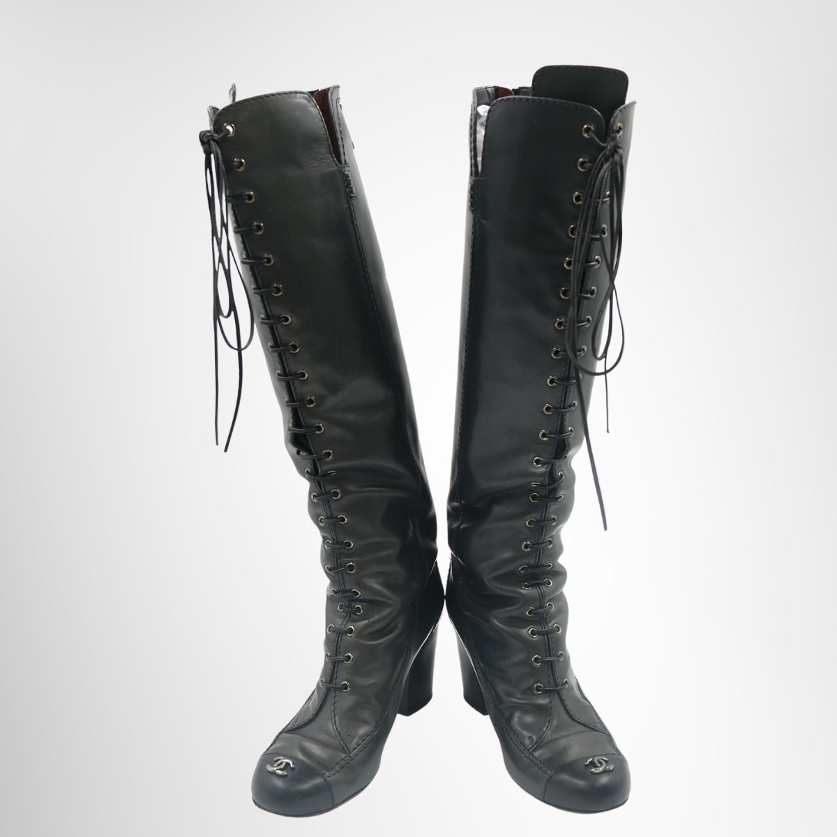 Chanel Interlocking CC Logo Over-the-Knee Leather Lace-Up Boots – Pre-Owned Luxury Brand Shoes – Antonio & Co Front Wide VIew