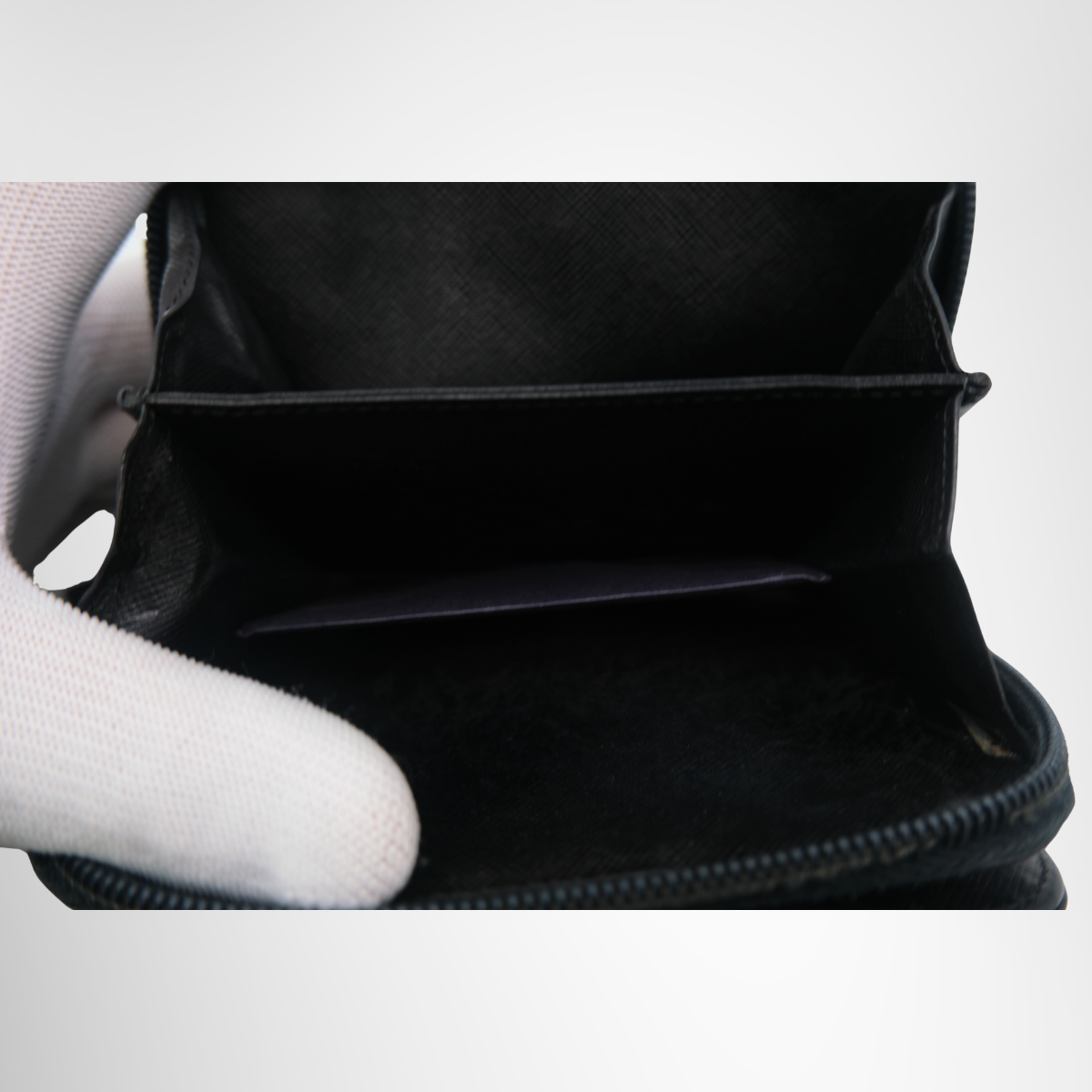 Prada Saffiano Leather Compact Zip Around Wallet – Pre-Owned Luxury Brand Wallet – Antonio & Co Interior View 2