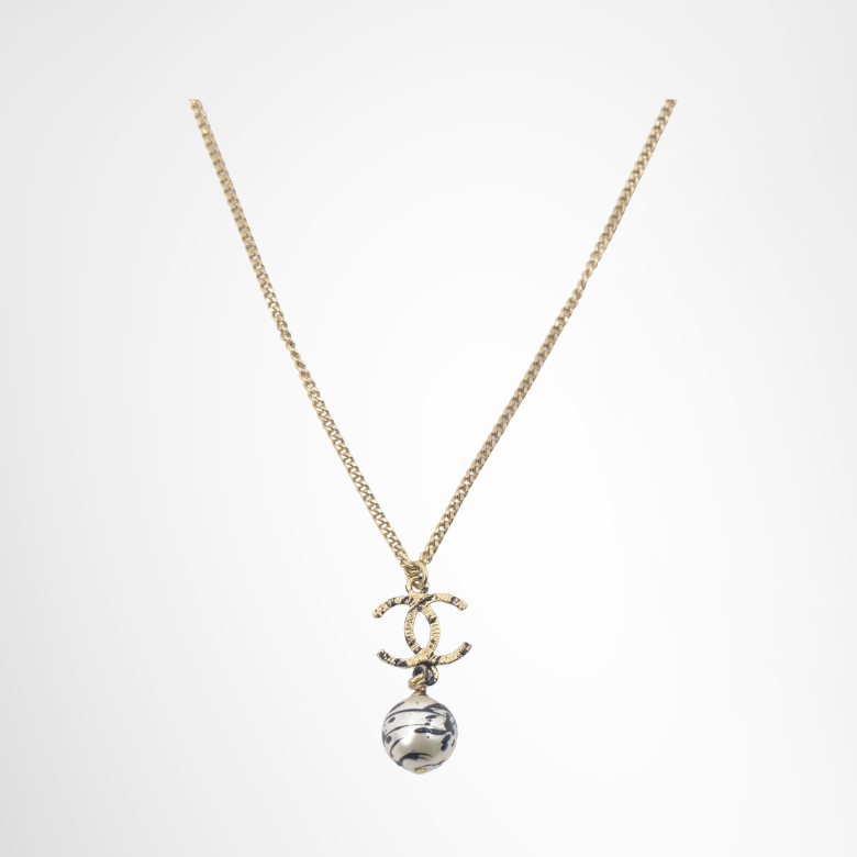 Chanel CC Logo Marble Patterned Pearl Drop Necklace – Pre-Owned Luxury Accessory – Antonio & Co – Front Page