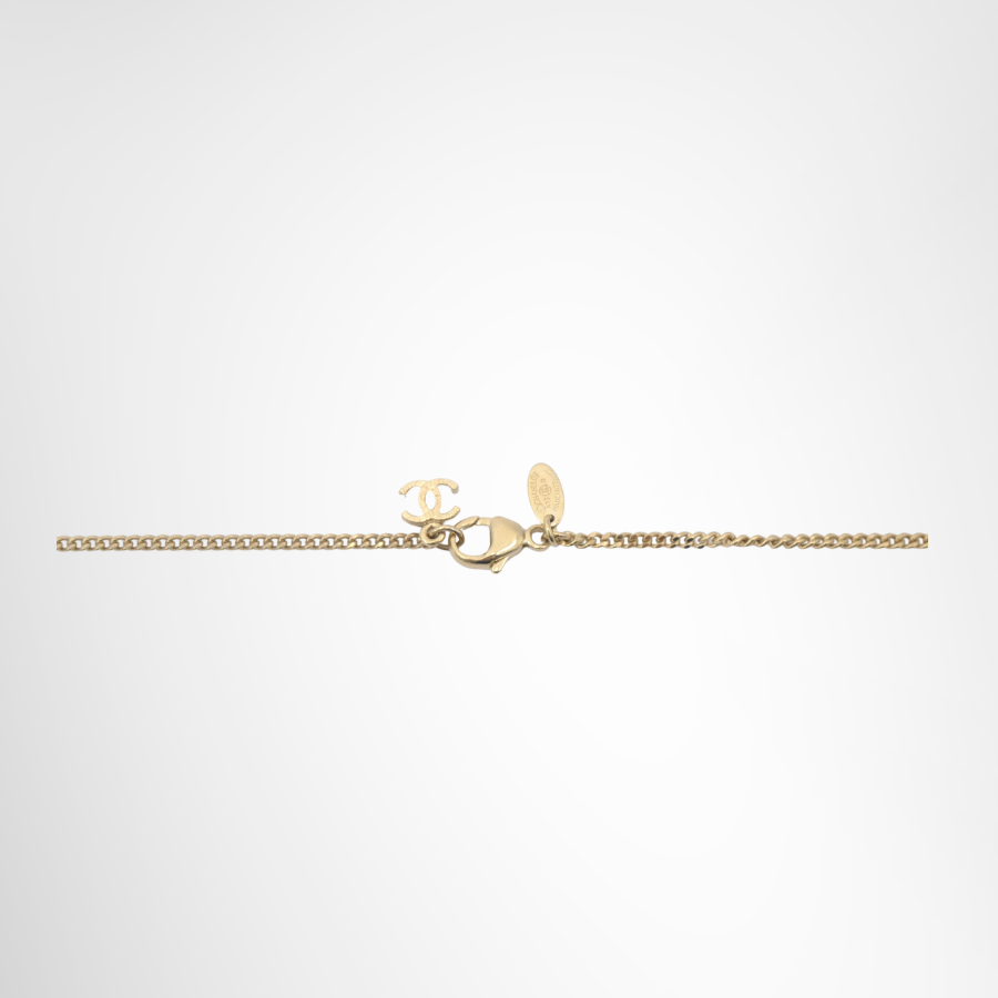 Chanel CC Logo Marble Patterned Pearl Drop Necklace – Pre-Owned Luxury Accessory – Antonio & Co – Lock VIew