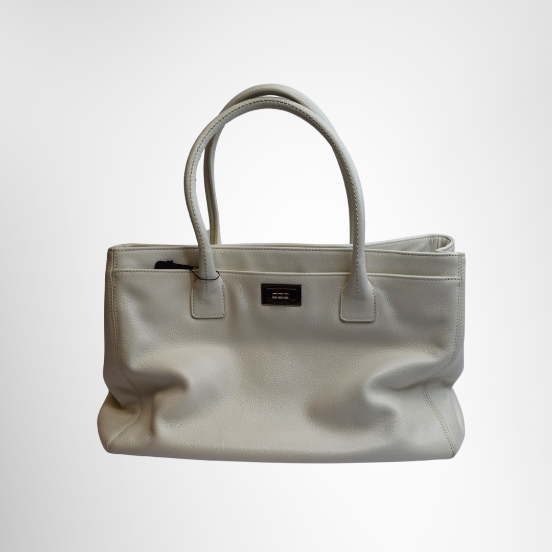 Chanel Leather Executive Cerf Tote Bag – Pre-Owned Luxury Brand Bags – Antonio & Co Front Page