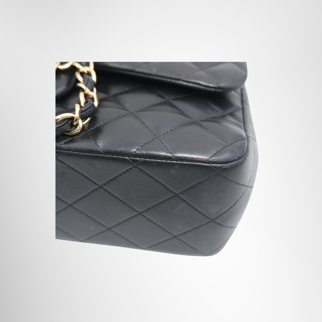 Chanel Preowned Luxury Bag Jumbo Classic Double Flap Bag in Quilted Lambskin Bottom View 3