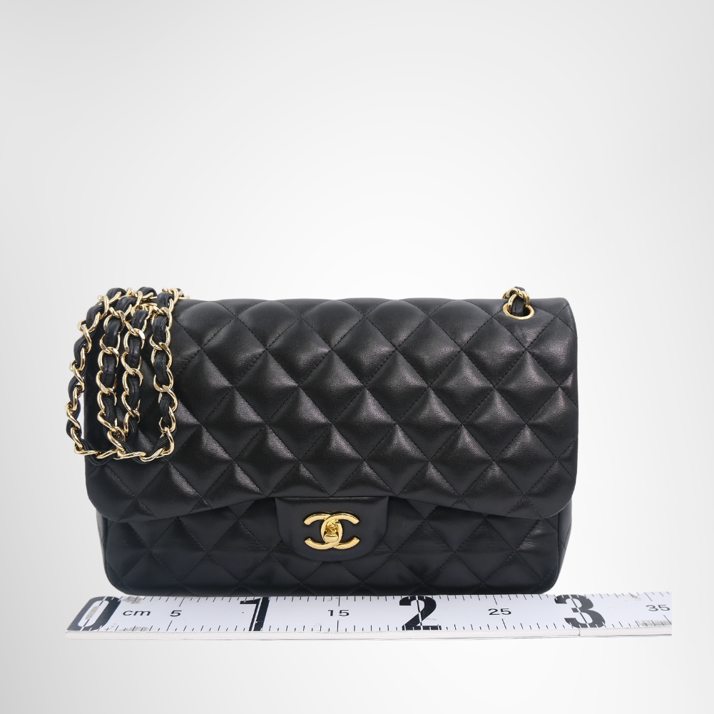 Chanel Preowned Luxury Bag Jumbo Classic Double Flap Bag in Quilted Lambskin Front View 2