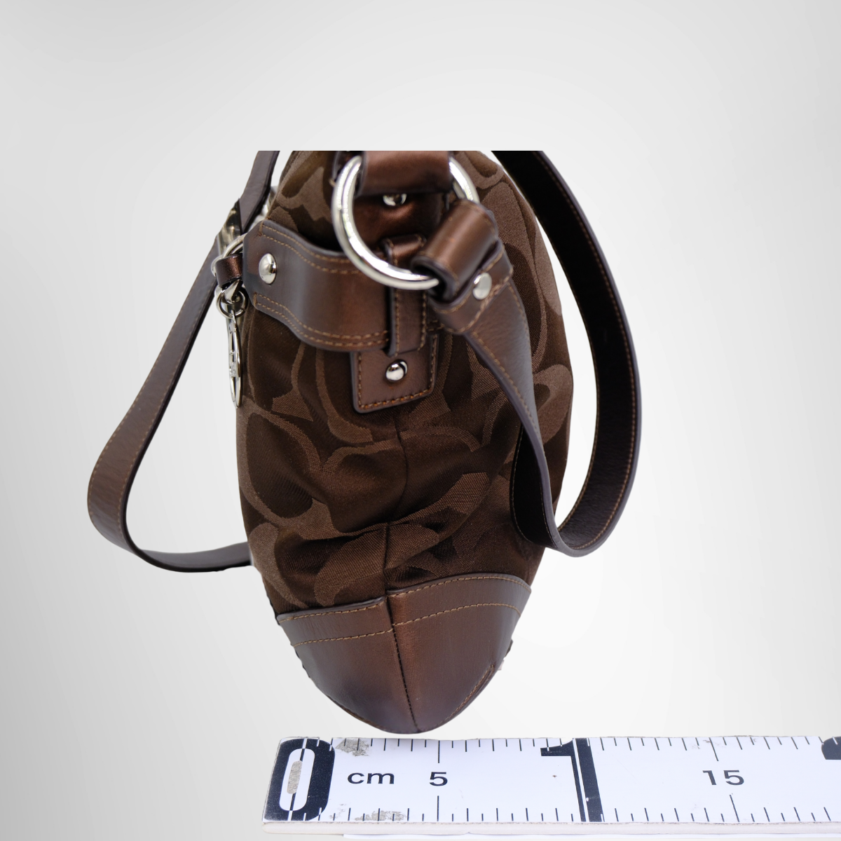 Coach Preowned Luxury Shoulder Bag - Antonio & Co. Side View