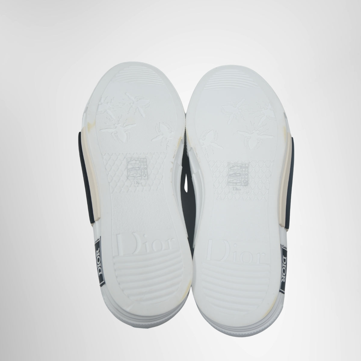 Dior B23 League Low-Top Sneaker – Pre-Owned Luxury Brand Shoes – Antonio & Co Bottom View 